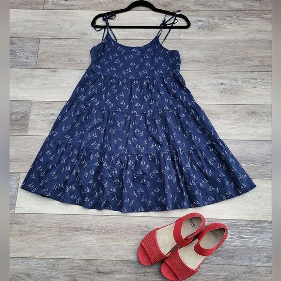 Vinyard Vines sun dress summer dress with sail boats on it size small - Picture 12 of 13